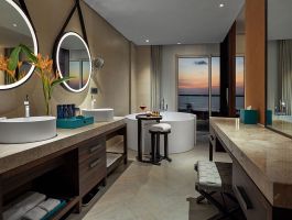 Pullman - Suite-Pool-View 6