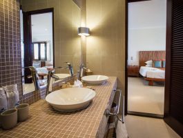 seaviewfamilybathroom1-websize