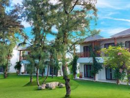 4BR Villa Garden View