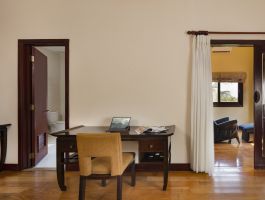 Suite Queen Room (5)