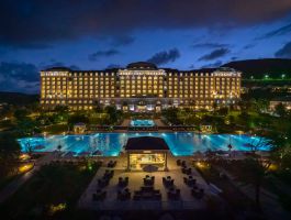 Voucher Vinpearl Discovery Rockside Nha Trang 