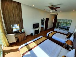 Triple Deluxe Lake View