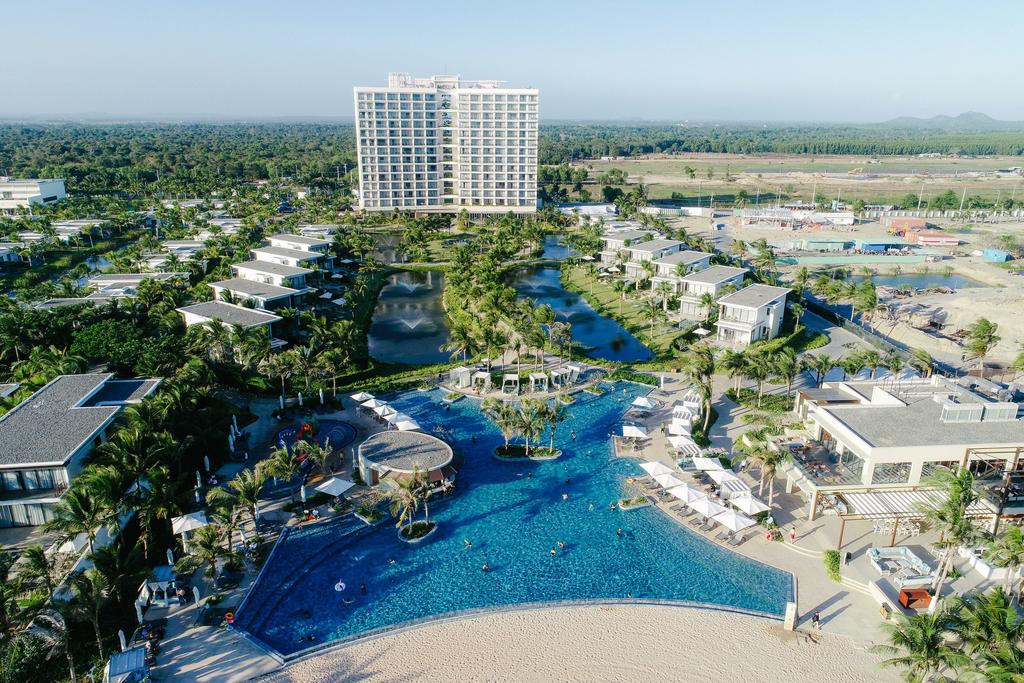 Melia Hồ Tràm Beach Resort, Holiday Inn Resort Hồ Tràm
